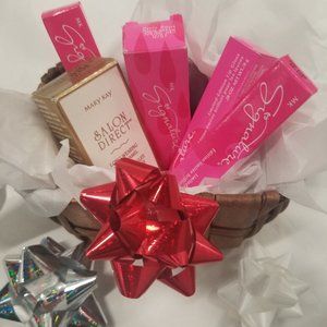 Merk kay make up gift basket